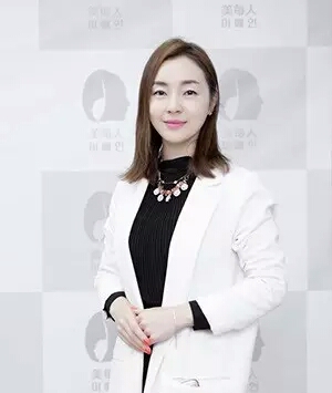 阿拉善金佳玭 美容协会会长